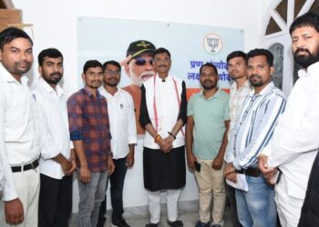 Jharkhand trl students meet state minister of defense  : रक्षा राज्य मंत्री संजय सेठ से मिला टीआरएल के नेट-जेआरएफ उत्तीर्ण छात्रों का दल, जनजातीय भाषा विभाग में पीएचडी की समस्याओं से कराया अवगत