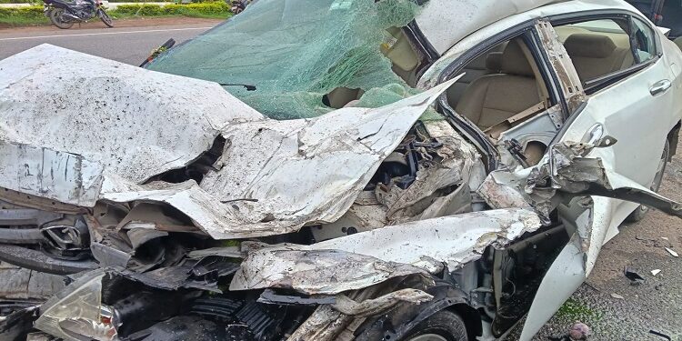 Jamshedpur rural car accident : बहरागोड़ा में तेज रफ्तार कार आगे जा रहे वाहन से टकराकर क्षतिग्रस्त, एनएच 49 पर घटी दुर्घटना में कार चालक बुरी तरह जख्मी