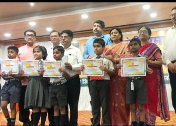 Jamshedpur tulsi bhawan : तुलसी भवन के तुलसी जयंती समारोह के तहत श्री हनुमान चालीसा पाठ प्रतियोगिता आयोजित, दो दिवसीय प्रतियोगिता में 38 स्कूलों के 502 विद्यार्थी हुए शामिल Jamshedpur tulsi bhawan : तुलसी भवन के तुलसी जयंती समारोह के तहत श्री हनुमान चालीसा पाठ प्रतियोगिता आयोजित, दो दिवसीय प्रतियोगिता में 38 स्कूलों के 502 विद्यार्थी हुए शामिल
