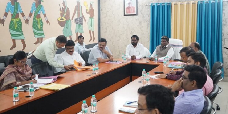 Jamshedpur jla ethics committee review meeting : झारखंड विधानसभा की सदाचार समिति ने जमशेदपुर में की समीक्षा बैठक, अनुकंपा नियुक्ति की प्रगति की समीक्षा कर दिए आवश्यक निर्देश