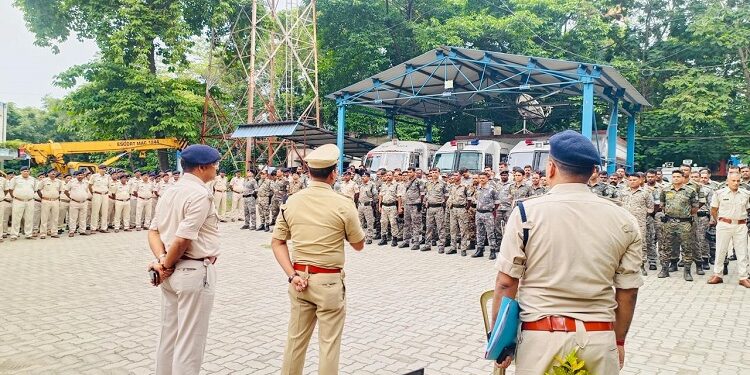 Jamshedpur ssp briefing :  जमशेदपुर पुलिस बल को अपराधियों पर कड़ी कार्रवाई के निर्देश, एसएसपी ने ड्यूटी में कोताही पर सख्त कार्रवाई की दी चेतावनी,
