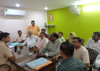 Jamshedpur jdu : मानगो-उलीडीह में एक साथ नौ दुकानों में चोरी से व्यापारियों में दहशत, जदयू ने थानेदार को ज्ञापन सौंप की कार्रवाई की मांग, पीड़ित दुकानदारों से भी मिले जदयू नेता
