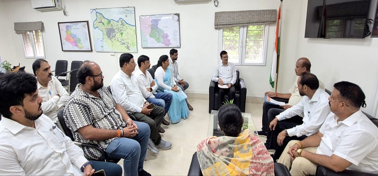 Jamshedpur bjp demands : पूर्वी सिंहभूम के ग्रामीण क्षेत्रों में मलेरिया के बढ़ते प्रकोप पर भाजपा ने डीसी को सौंपा ज्ञापन, विशेष स्वास्थ्य अभियान चलाने की रखी मांग, सांसद विद्युत महतो भी रहे मौजूद Jamshedpur bjp demands : पूर्वी सिंहभूम के ग्रामीण क्षेत्रों में मलेरिया के बढ़ते प्रकोप पर भाजपा ने डीसी को सौंपा ज्ञापन, विशेष स्वास्थ्य अभियान चलाने की रखी मांग, सांसद विद्युत महतो भी रहे मौजूद