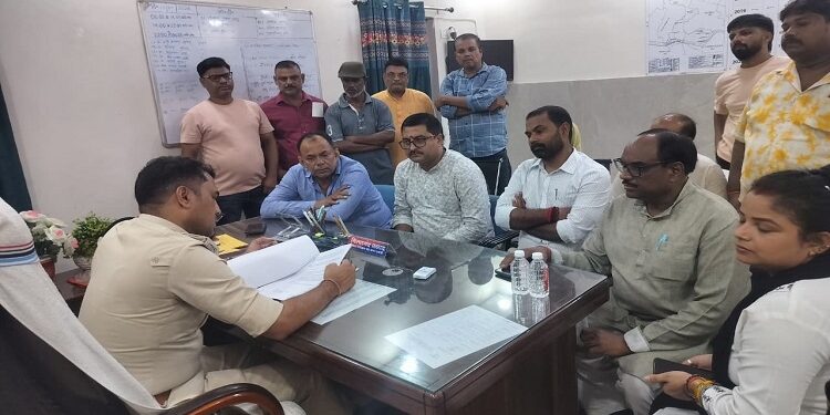 Jamshedpur jdu lodges complaint : विधायक सरयू राय के चित्र का अपमान करने वालों के खिलाफ मानगो थाना में शिकायत दर्ज, मानगो गोलचक्कर पर प्रदर्शन-पुतला दहन के दौरान घटी घटना