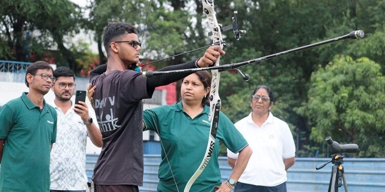 Jamshedpur sports camp conclude : नासिक एमवीपीएस के लिए जेआरडी में आयोजित खेल उत्कृष्टता शिविर संपन्न, 25 विद्यार्थियों का दल जमशेदपुर की खेल संस्कृति से हुआ अवगत Jamshedpur sports camp conclude : नासिक एमवीपीएस के लिए जेआरडी में आयोजित खेल उत्कृष्टता शिविर संपन्न, 25 विद्यार्थियों का दल जमशेदपुर की खेल संस्कृति से हुआ अवगत
