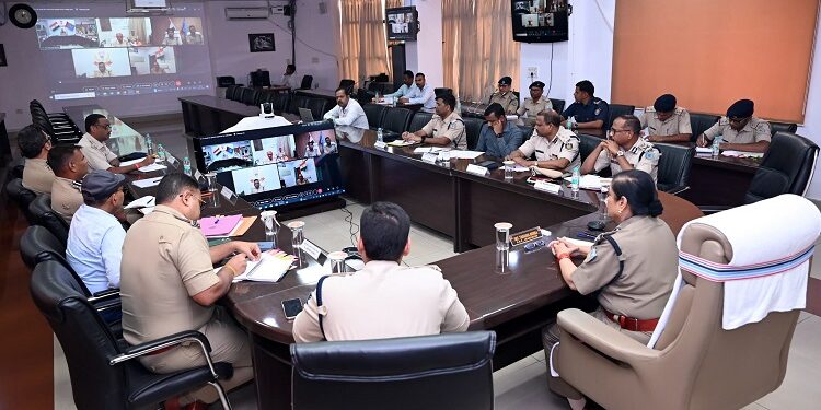 Jharkhand dgp reviews shravani mela preparations :  पुलिस महानिदेशक तदाशा मिश्र ने की श्रावणी मेला की तैयारियों की समीक्षा, अधिकारियों को सफल एवं सुरक्षित मेला आयोजन के लिए दिए जरूरी निर्देश