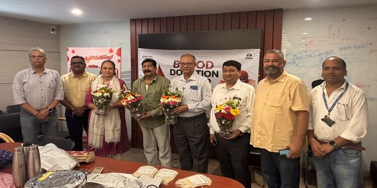 Jamshedpur blood donation : टाटा स्टील सिंटर प्लांट में रक्तदान शिविर आयोजित, कर्मचारियों की भागीदारी से 152 यूनिट रक्त संग्रहित Jamshedpur blood donation : टाटा स्टील सिंटर प्लांट में रक्तदान शिविर आयोजित, कर्मचारियों की भागीदारी से 152 यूनिट रक्त संग्रहित