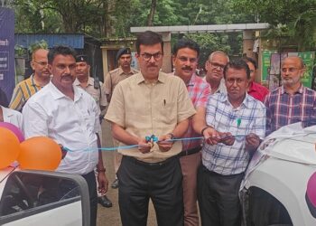 Jamshedpur fmd vaccination : पूर्वी सिंहभूम जिले में पशुओ का एफएमडी टीकाकरण अभियान आरंभ, उपायुक्त ने मोबाइल वेटरनरी यूनिट को हरी झंडी दिखाकर किया रवाना Jamshedpur fmd vaccination : पूर्वी सिंहभूम जिले में पशुओ का एफएमडी टीकाकरण अभियान आरंभ, उपायुक्त ने मोबाइल वेटरनरी यूनिट को हरी झंडी दिखाकर किया रवाना