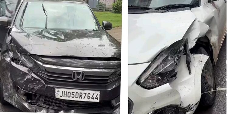 Jamshedpur road accident : बिष्टुपुर में अज्ञात वाहन के धक्के से तीन कारें क्षतिग्रस्त, हादसे में किसी के हताहत होने की सूचना नहीं