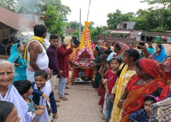 Jamshdepur rural bahragora rath yatra : बहरागोड़ा के मधुआबेड़ा गांव में रथ पर सवार होकर भगवान जगन्नाथ पहुंचे मौसीबाड़ी, भारी बारिश के कारण देर से निकली रथ यात्रा
