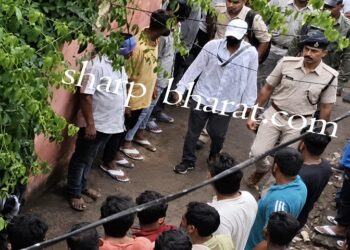 Adityapur Krishna gope brought to adityapur : रांची के होटवार जेल में बंध कृष्णा गोप को पिता के अंतिम दर्शन के लिए लाया गया आदित्यपुर, पिता के निधन के पश्चात कड़ी सुरक्षा में रांची से लाया गया आदित्यपुर