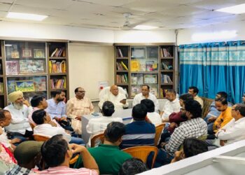 jamshedpur jdu andolan : मानगो नगर निगम के खिलाफ जदयू का आंदोलन तेज, 27 जुलाई को धरना का ऐलान, विधायक सरयू राय की बैठक में लंबित विकास योजनाओं, सफाई व्यवस्था और पुलिस की निष्क्रियता पर जताया गया आक्रोश jamshedpur jdu andolan : मानगो नगर निगम के खिलाफ जदयू का आंदोलन तेज, 27 जुलाई को धरना का ऐलान, विधायक सरयू राय की बैठक में लंबित विकास योजनाओं, सफाई व्यवस्था और पुलिस की निष्क्रियता पर जताया गया आक्रोश