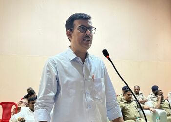 jharkhand exam : झारखंड क्षेत्रीय कार्यकर्ता प्रतियोगिता परीक्षा को लेकर उपायुक्त ने की बैठक, शांतिपूर्ण एवं कदाचार मुक्त परीक्षा संचालन को लेकर दिए गए आवश्यक दिशा-निर्देश jharkhand exam : झारखंड क्षेत्रीय कार्यकर्ता प्रतियोगिता परीक्षा को लेकर उपायुक्त ने की बैठक, शांतिपूर्ण एवं कदाचार मुक्त परीक्षा संचालन को लेकर दिए गए आवश्यक दिशा-निर्देश