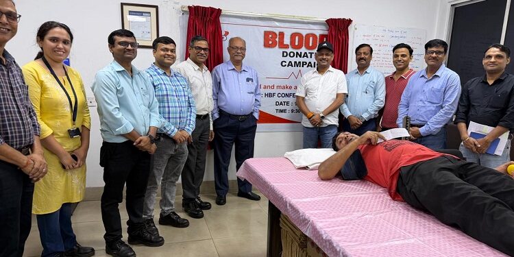 tata steel blood donation : टाटा स्टील के एच ब्लास्ट फर्नेस में रक्तदान करने जुटे कर्मचारी, 131 यूनिट रक्त किया गया संग्रहित