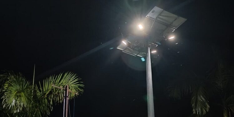 Jamshedpur rural high mast lights installed : दारिसाई क्षेत्रीय अनुसंधान केंद्र परिसर में लगीं 20 हाई मास्ट लाइटें, रात में जगमग हुआ अनुसंधान केंद्र परिसर Jamshedpur rural high mast lights installed : दारिसाई क्षेत्रीय अनुसंधान केंद्र परिसर में लगीं 20 हाई मास्ट लाइटें, रात में जगमग हुआ अनुसंधान केंद्र परिसर
