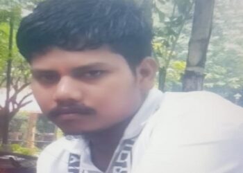 Jamshedpur suicide : जमशेदपुर के घोड़ाबांधा तिलका बस्ती में युवक ने की खुदकुशी, सूचना पाकर पहुंची पुलिस माले की जांच में जुटी Jamshedpur suicide : जमशेदपुर के घोड़ाबांधा तिलका बस्ती में युवक ने की खुदकुशी, सूचना पाकर पहुंची पुलिस माले की जांच में जुटी