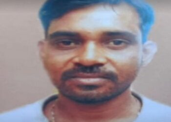 saraikela murder : गम्हरिया में दुस्साहस : शीतला मंदिर के पास अपराधियों ने 27 वर्षीय जगन्नाथ को चापड़ से काटा, इलाके में दहशत saraikela murder : गम्हरिया में दुस्साहस : शीतला मंदिर के पास अपराधियों ने 27 वर्षीय जगन्नाथ को चापड़ से काटा, इलाके में दहशत