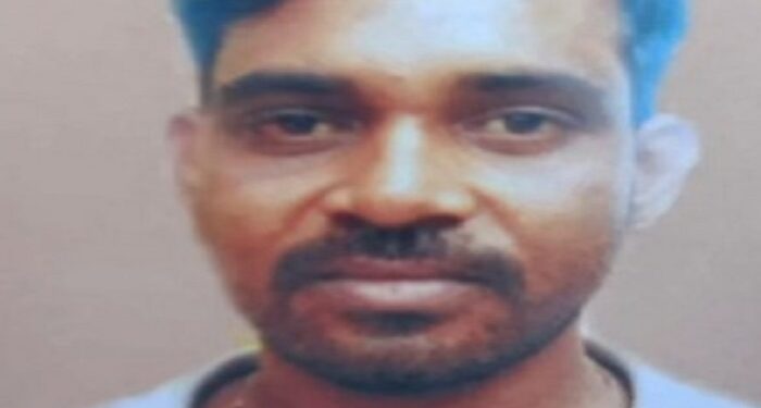 saraikela murder : गम्हरिया में दुस्साहस : शीतला मंदिर के पास अपराधियों ने 27 वर्षीय जगन्नाथ को चापड़ से काटा, इलाके में दहशत saraikela murder : गम्हरिया में दुस्साहस : शीतला मंदिर के पास अपराधियों ने 27 वर्षीय जगन्नाथ को चापड़ से काटा, इलाके में दहशत