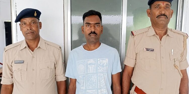 Jamshedpur rural finance company agent arrested : भारत फिनांस कंपनी में 6.10 लाख के गबन का आरोपी फील्ड एजेंट गिरफ्तार, कंपनी के ब्रांच मैनेजर ने पोटका थाना में दर्ज कराई थी गबन की शिकायत Jamshedpur rural finance company agent arrested : भारत फिनांस कंपनी में 6.10 लाख के गबन का आरोपी फील्ड एजेंट गिरफ्तार, कंपनी के ब्रांच मैनेजर ने पोटका थाना में दर्ज कराई थी गबन की शिकायत