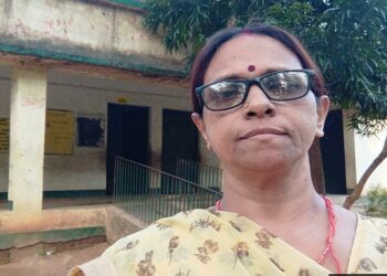 jamshedpur sad news : साकची की रहने वाली टीचर की सड़क हादसे में मौत, हेलमेट भी हो गया चूर चूर jamshedpur sad news : साकची की रहने वाली टीचर की सड़क हादसे में मौत, हेलमेट भी हो गया चूर चूर