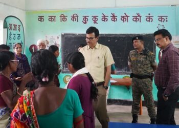 jamshedpur SIR-2026 : जमशेदरपुर में उपायुक्त ने विशेष सहायता शिविरों का किया निरीक्षण, मतदाताओं से इन्यूमरेशन फॉर्म 23 जुलाई तक जमा करने की अपील jamshedpur SIR-2026 : जमशेदरपुर में उपायुक्त ने विशेष सहायता शिविरों का किया निरीक्षण, मतदाताओं से इन्यूमरेशन फॉर्म 23 जुलाई तक जमा करने की अपील