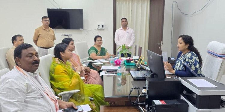 jamshedpur east mla purnima sahu : झारखंड की महिला एवं बाल विकास समिति की बैठक में शामिल हुईं विधायक पूर्णिमा साहू, महिलाओं व बच्चों के समग्र विकास पर हुई विस्तृत चर्चा jamshedpur east mla purnima sahu : झारखंड की महिला एवं बाल विकास समिति की बैठक में शामिल हुईं विधायक पूर्णिमा साहू, महिलाओं व बच्चों के समग्र विकास पर हुई विस्तृत चर्चा