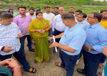 jamshedpur east mla purnima inspection : भुइयांडीह लिट्टी चौक से भिलाई पहाड़ी तक बनने वाली फोर लेन सड़क एवं स्वर्णरेखा नदी पर निर्माणाधीन सिग्नेचर ब्रिज का विधायक पूर्णिमा साहू ने किया निरीक्षण, गुणवत्ता और समयबद्ध कार्य के दिए निर्देश jamshedpur east mla purnima inspection : भुइयांडीह लिट्टी चौक से भिलाई पहाड़ी तक बनने वाली फोर लेन सड़क एवं स्वर्णरेखा नदी पर निर्माणाधीन सिग्नेचर ब्रिज का विधायक पूर्णिमा साहू ने किया निरीक्षण, गुणवत्ता और समयबद्ध कार्य के दिए निर्देश