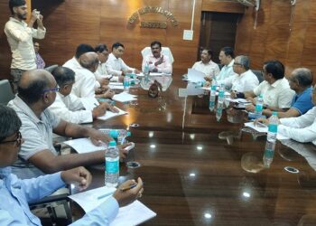 jharkhand election commissioner meeting : झारखंड के मुख्य निर्वाचन पदाधिकारी ने सभी मान्यता प्राप्त राजनीतिक दलों के साथ की बैठक, मान्यता प्राप्त राजनीतिक दल 22 जुलाई को अपने बीएलए 2 का बीएलओ एवं बीएलए 2 की बैठक एवं चुनाव पाठशाला में उपस्थिति सुनिश्चित करें jharkhand election commissioner meeting : झारखंड के मुख्य निर्वाचन पदाधिकारी ने सभी मान्यता प्राप्त राजनीतिक दलों के साथ की बैठक, मान्यता प्राप्त राजनीतिक दल 22 जुलाई को अपने बीएलए 2 का बीएलओ एवं बीएलए 2 की बैठक एवं चुनाव पाठशाला में उपस्थिति सुनिश्चित करें