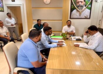 Jamshedpur builders meet urban development minister : जमशेदपुर के बिल्डर्स के प्रतिनिधिमंडल ने नगर विकास मंत्री से की मुलाकात, ऑक्युपेंसी सर्टिफिकेट को लेकर आ रही परेशानियों के समाधान पर की बात Jamshedpur builders meet urban development minister : जमशेदपुर के बिल्डर्स के प्रतिनिधिमंडल ने नगर विकास मंत्री से की मुलाकात, ऑक्युपेंसी सर्टिफिकेट को लेकर आ रही परेशानियों के समाधान पर की बात
