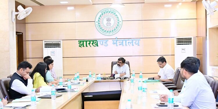 jharkhand e governance : मुख्यमंत्री हेमन्त सोरेन ने सूचना प्रौद्योगिकी एवं ई-गवर्नेंस विभाग की उच्चस्तरीय समीक्षा की, दूरस्थ और ग्रामीण क्षेत्रों तक तकनीक की पहुंच से ही साकार होगा “डिजिटल झारखंड” का सपना