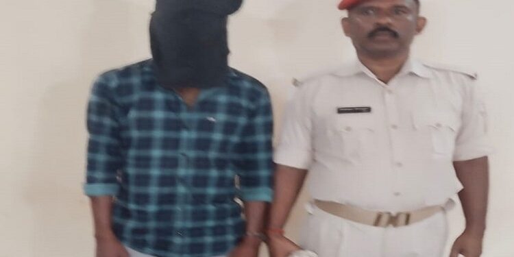 Jamshedpur accused arrested : चाकुलिया में नाबालिग लड़की को भगाने का आरोपी गिरफ्तार, पुलिस ने न्यायिक हिरासत में भेजा जेल