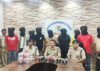 Jamshedpur 10 criminals arrested in jugsalai : जुगसलाई पुलिस की बड़ी कार्रवाई, हत्या की योजना बनाते दस अपराधी गिरफ्तार, आरोपियों के पास से दो पिस्टल, मैगेजिन व जिंदा कारतूस बरामद