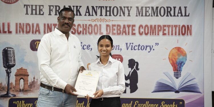 Jamshedpur frank anthony memorial debate : बेल्डीह चर्च स्कूल में ऑल इंडिया फ्रैंक एंथनी मेमोरियल डिबेट आयोजित, केपीएस कदमा बनी बेस्ट टीम, केपीएस मानगो रनर अप