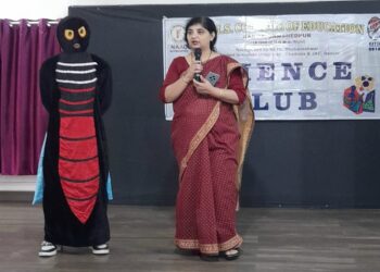 Jamshedpur dbms college of education  : डीबीएमएस कॉलेड ऑफ एजुकेशन के एनएसएस की ओर से चला डेंगू जागरूकता अभियान, टाटा स्टील यूआइएसएल के सहयोग से लोगों को डेंगू से बचाव व रोकथाम की दी गई जानकारी  