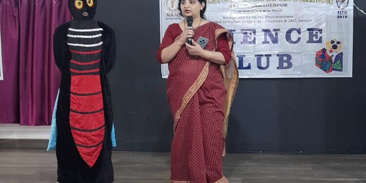 Jamshedpur dbms college of education : डीबीएमएस कॉलेड ऑफ एजुकेशन के एनएसएस की ओर से चला डेंगू जागरूकता अभियान, टाटा स्टील यूआइएसएल के सहयोग से लोगों को डेंगू से बचाव व रोकथाम की दी गई जानकारी Jamshedpur dbms college of education : डीबीएमएस कॉलेड ऑफ एजुकेशन के एनएसएस की ओर से चला डेंगू जागरूकता अभियान, टाटा स्टील यूआइएसएल के सहयोग से लोगों को डेंगू से बचाव व रोकथाम की दी गई जानकारी