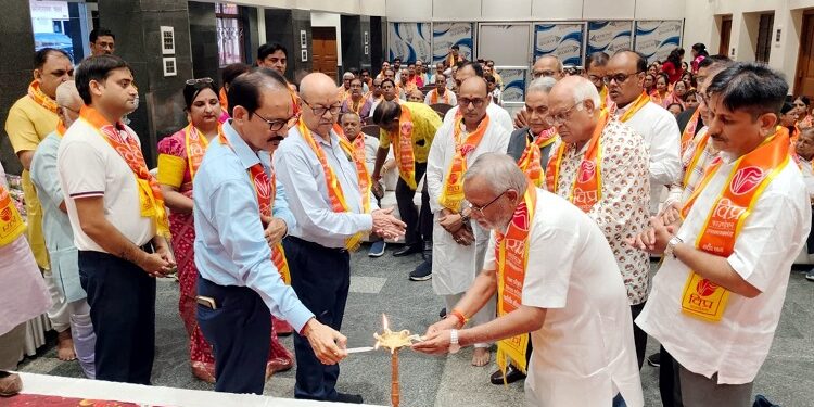 Jamshedpur vipra foundation : विप्र फाउंडेशन ने सामाजिक एकजुटता और महिला सहभागिता पर दिया जोर, पूर्वी सिंहभूम जिला विप्र फाउंडेशन की नई कार्यकारिणी ने पदभार संभाला