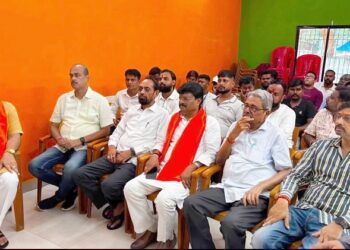 Jamshedpur pm’s man ki bat : प्रधानमंत्री नरेंद्र मोदी के ‘मन की बात’ का जमशेदपुर महानगर में भाजपा ने किया व्यापक प्रसारण, सांसद विद्युत वरण महतो जिला कार्यालय में हुए शामिल, विधायक पूर्णिमा साहू ने कार्यकर्ताओं के साथ सुनी मन की बात