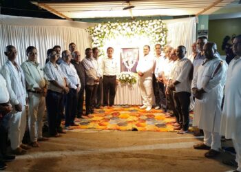 Adityapur tribute to social worker raghunath pd singh : समाजसेवी रघुनाथ प्रसाद सिंह के श्रद्धाकर्म में जुटे आम और खास, स्व सिंह को अर्पित की गई भावभीनी श्रद्धांजलि Adityapur tribute to social worker raghunath pd singh : समाजसेवी रघुनाथ प्रसाद सिंह के श्रद्धाकर्म में जुटे आम और खास, स्व सिंह को अर्पित की गई भावभीनी श्रद्धांजलि