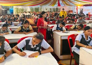 Jamshedpur tulsi bhawan : तुलसी भवन में आयोजित निबंध प्रतियोगिता में रामकृष्ण मिशन इंग्लिश स्कूल, बिस्टुपुर की आराध्या सिन्हा को प्रथम पुरस्कार’