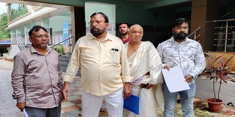 Jamshedpur mgm inturn death case : एमजीएम के इंटर्न डॉक्टर समीर की मौत मामला नये आरोपों के साथ फिर चर्चा में, मृतक के पिता ने डॉ यश व अन्य पर जताई हत्या की आशंका, एसएसपी से लगाई निष्पक्ष जांच कर कार्रवाई की गुहार  