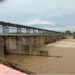 Jamshedpur rural mla stopped boulder chipping in canal : गालूडीह बराज नहर के बोल्डर चिपिंग में घटिया निर्माण पर भड़के विधायक, सोमेश सोरेन ने घटिया निर्माण पर जेई को लगाई फटकार, विधायक ने बोल्डर चिपिंग का काम ठप कराया Jamshedpur rural mla stopped boulder chipping in canal : गालूडीह बराज नहर के बोल्डर चिपिंग में घटिया निर्माण पर भड़के विधायक, सोमेश सोरेन ने घटिया निर्माण पर जेई को लगाई फटकार, विधायक ने बोल्डर चिपिंग का काम ठप कराया