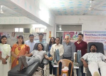Jamshedpur red cross blood donation : भारत रत्न जेआरडी टाटा की स्मृति में रेड क्रॉस का रक्तदान शिविर, जेमीपोल के सीएसआर के तहत आयोजित शिविर में 53 यूनिट रक्त संग्रहित