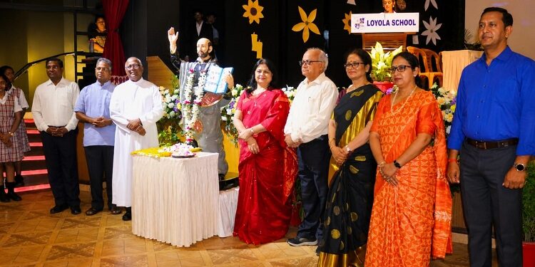 Jamshedpur loyola divas : लोयोला स्कूल में हर्षोल्लास से मना लोयोला दिवस, छात्रों ने प्रस्तुत किए विविध सांस्कृतिक कार्यक्रम