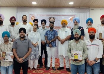 Jamshedpur central sikh naujawan sabha : सेंट्रल सिख नौजवान सभा ने मनाया शहीद उधम सिंह का बलिदान दिवस, नशा मुक्ति निबंध प्रतियोगिता के विजेताओं और रक्तवीरों को किया गया सम्मानित Jamshedpur central sikh naujawan sabha : सेंट्रल सिख नौजवान सभा ने मनाया शहीद उधम सिंह का बलिदान दिवस, नशा मुक्ति निबंध प्रतियोगिता के विजेताओं और रक्तवीरों को किया गया सम्मानित