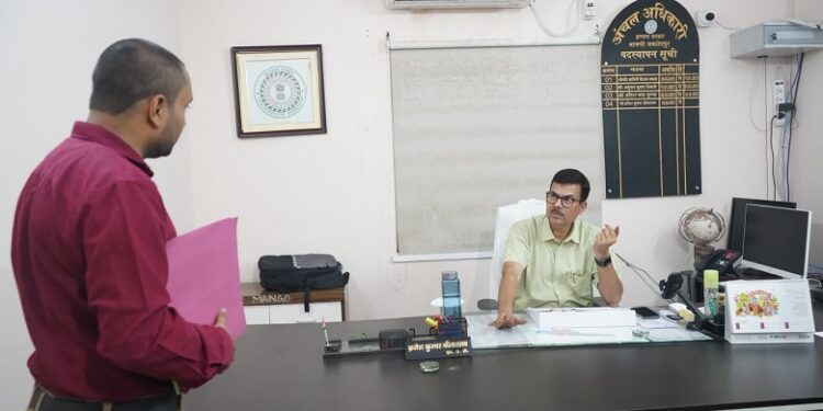 Jamshedpur dc co office inspection : जमशेदपुर के उपायुक्त ने मानगो अंचल एवं बोड़ाम प्रखंड और अंचल कार्यालय का किया निरीक्षण, एसआइआर, विकास कार्य, राजस्व एवं भूमि मामलों की समीक्षा कर दिए आवश्यक दिशा-निर्देश