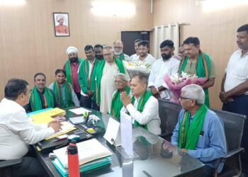 Adityapur water project : आदित्यपुर वृहद जलापूर्ति योजना में हो रहे विलंब को लेकर नगर आयुक्त से मिले पुरेंद्र नारायण सिंह, पूरे प्रोजेक्ट के बारे में हुई गंभीर चर्चा Adityapur water project : आदित्यपुर वृहद जलापूर्ति योजना में हो रहे विलंब को लेकर नगर आयुक्त से मिले पुरेंद्र नारायण सिंह, पूरे प्रोजेक्ट के बारे में हुई गंभीर चर्चा
