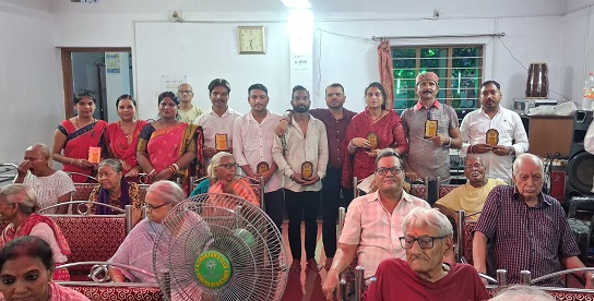 Jamshedpur ngo : सामाजिक संस्था ‘यात्रा – एक नई जीवन की शुरुआत’ ने मनाया 6वां स्थापना दिवस, बाराद्वारी ओल्ड ऐज होम में भजन संध्या का आयोजन Jamshedpur ngo : सामाजिक संस्था ‘यात्रा – एक नई जीवन की शुरुआत’ ने मनाया 6वां स्थापना दिवस, बाराद्वारी ओल्ड ऐज होम में भजन संध्या का आयोजन