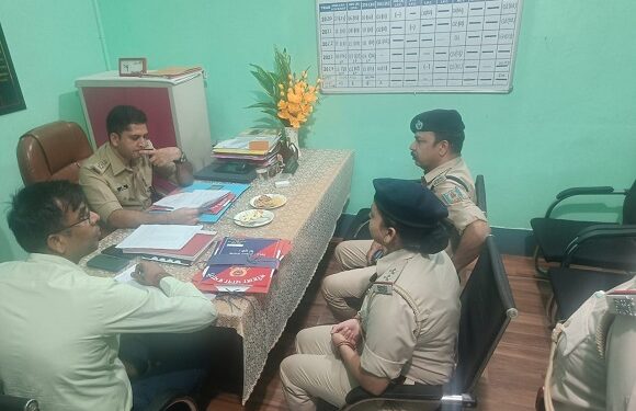 Jamshedpur sp inspection : महिला थाना व गोविंदपुर थाना का सिटी एसपी ने किया निरीक्षण, लंबित मामलों के शीघ्र निष्पादन के दिए निर्देश