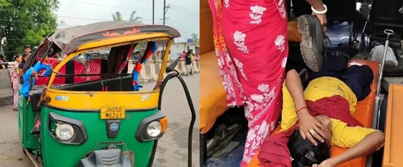 Saraikela accident : कांड्रा में पिकअप वैन की टक्कर से पलटा ऑटो, कई घायल, महिला गंभीर Saraikela accident : कांड्रा में पिकअप वैन की टक्कर से पलटा ऑटो, कई घायल, महिला गंभीर