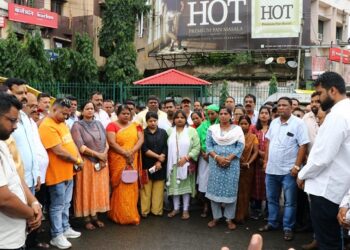 Jamshedpur congress politics : मानगो नगर नगम की मेयर सुधा गुप्ता के खिलाफ अमर्यादित एवं अशोभनीय टिप्पणी के विरोध में विशेष प्रार्थना सभा, विधायक सरयू राय को घेरने की कोशिश
